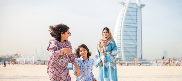 Experience Dubai's Festivals and Markets as the Year Wraps Up